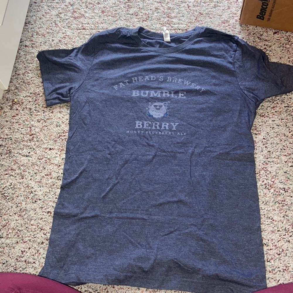 Fat Head’s Brewing Bumble Berry T-shirt. Size Medium. Hardly worn, great shape